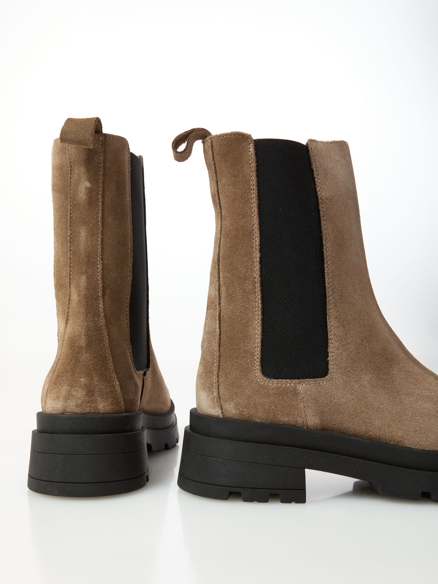 OVYE' Tronchetto Chelsea Boot In Camoscio NI7730CAM Taupe