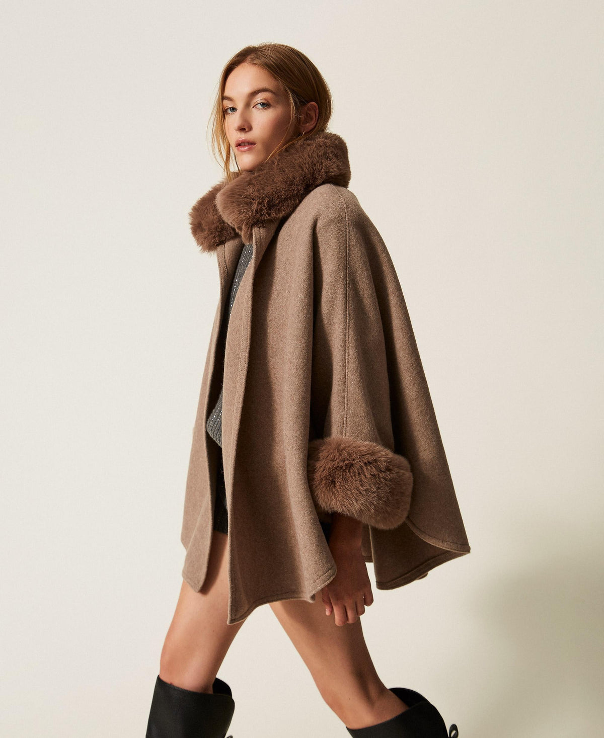 TWINSET Poncho in panno con faux fur 262TO5730 Mastice