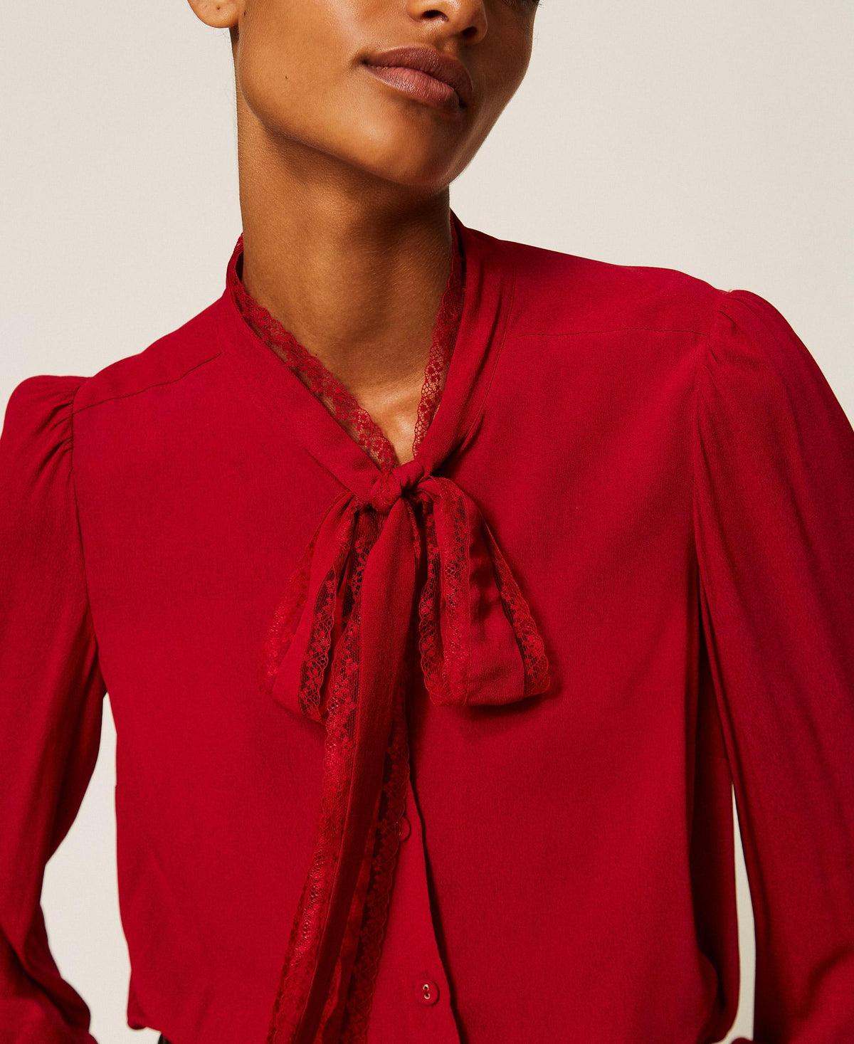 TWINSET Camicia in crêpe de Chine con fiocco 262TT2324 Bloody Mary