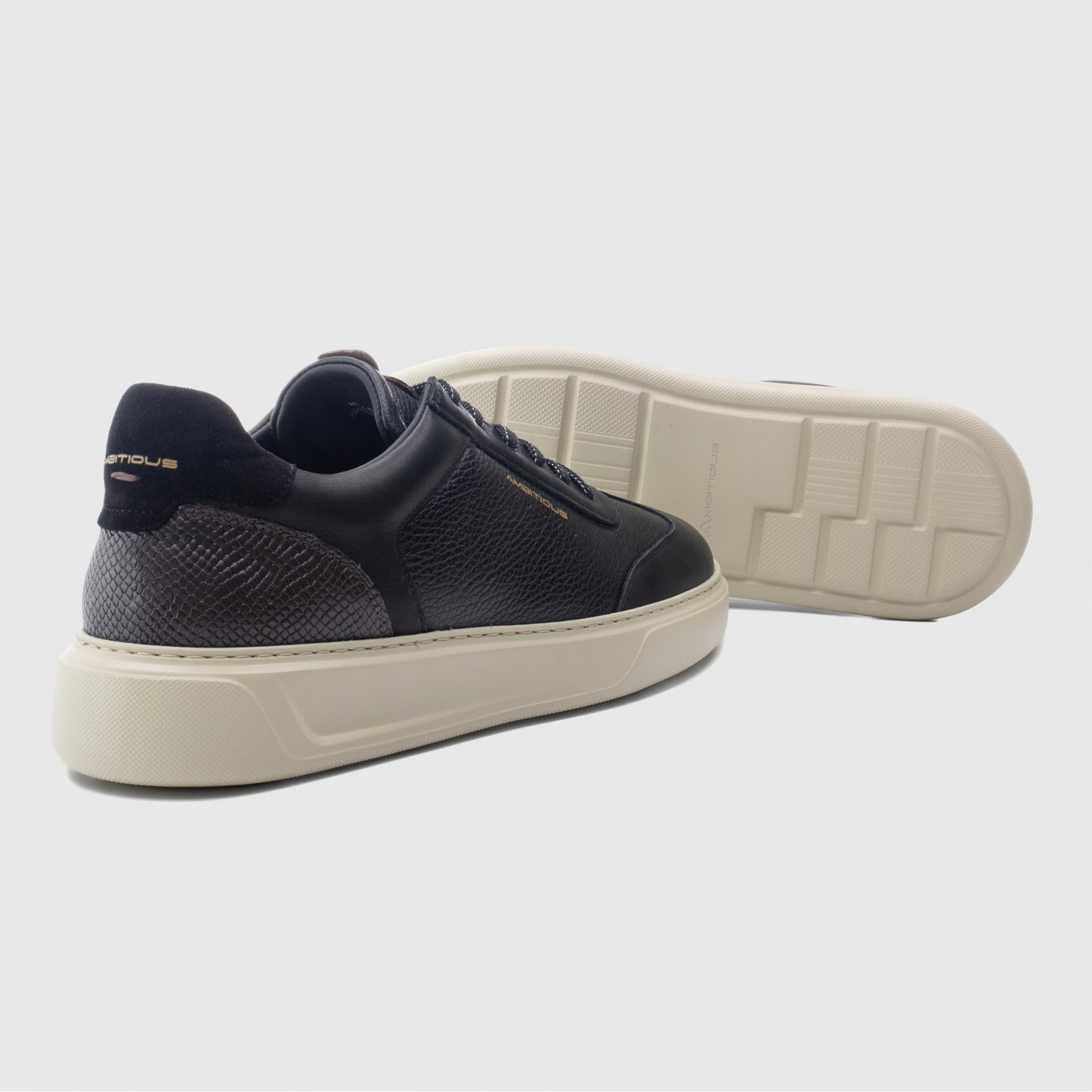 Sneaker AMBITIOUS Kit Uomo Nera - Design Minimale