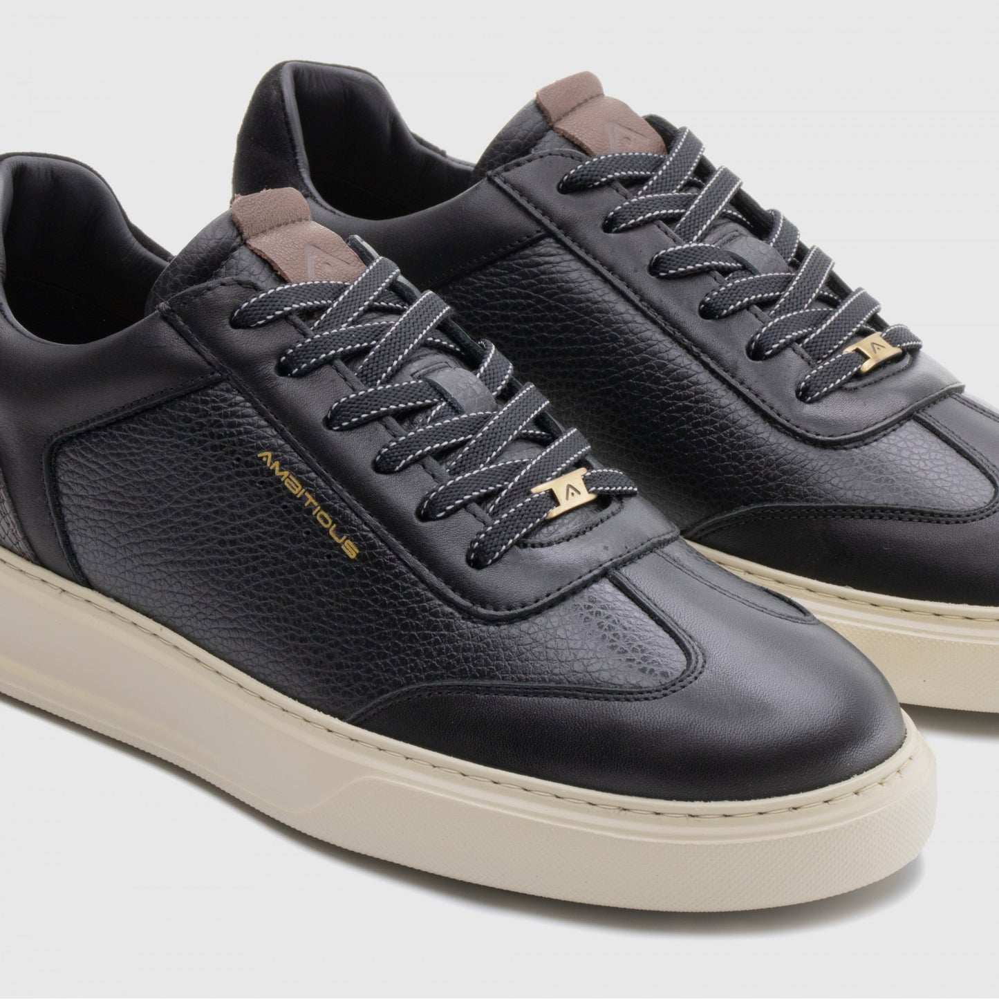 Sneaker AMBITIOUS Kit Uomo Nera - Design Minimale