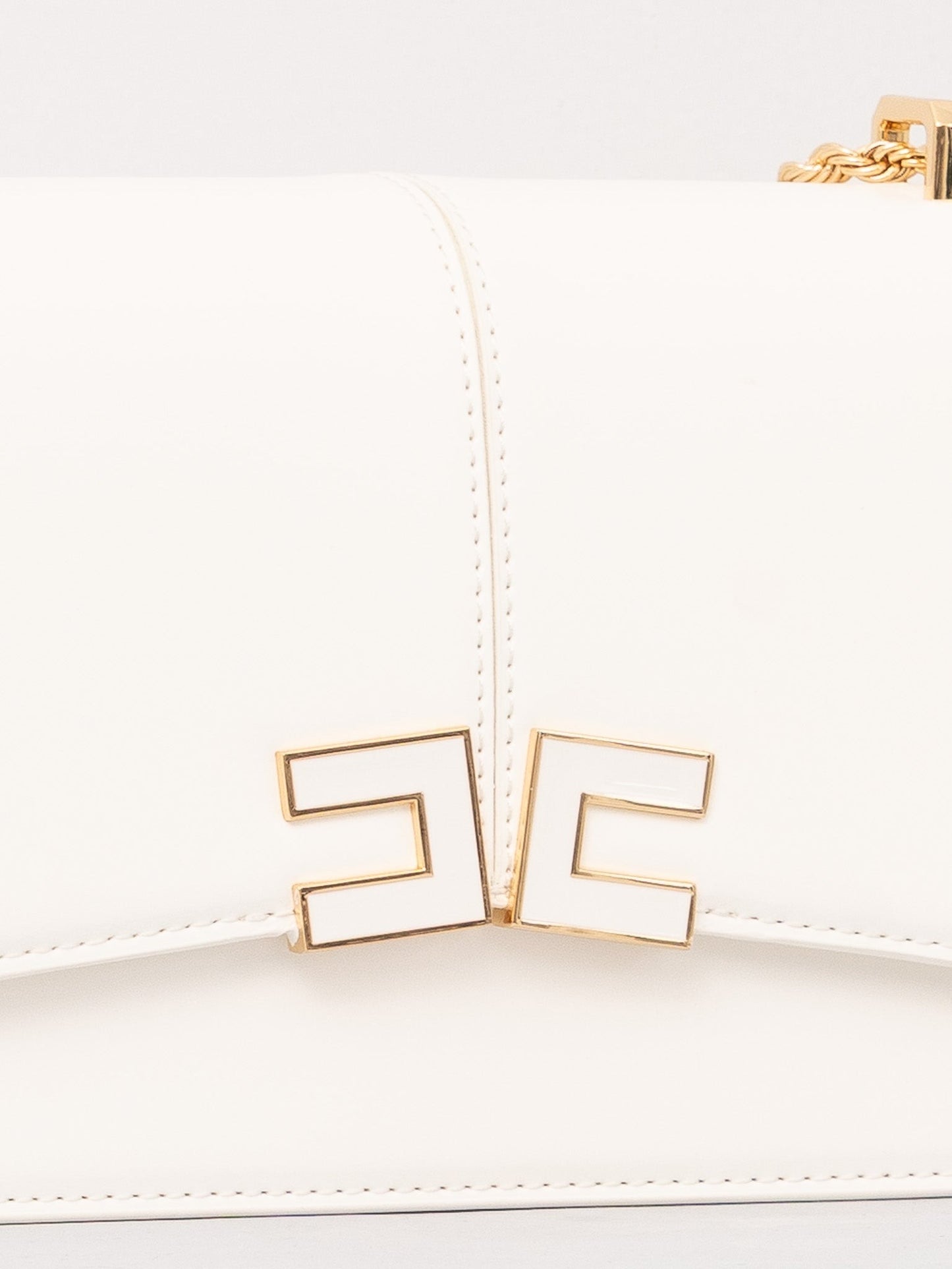 ELISABETTA FRANCHI Borsa a tracolla con dettaglio logo BS91A61E2 Avorio