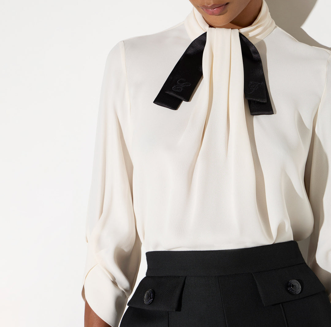 ELISABETTA FRANCHI Camicia Blusa in georgette con cravattino CA17866E2 Burro-Nero