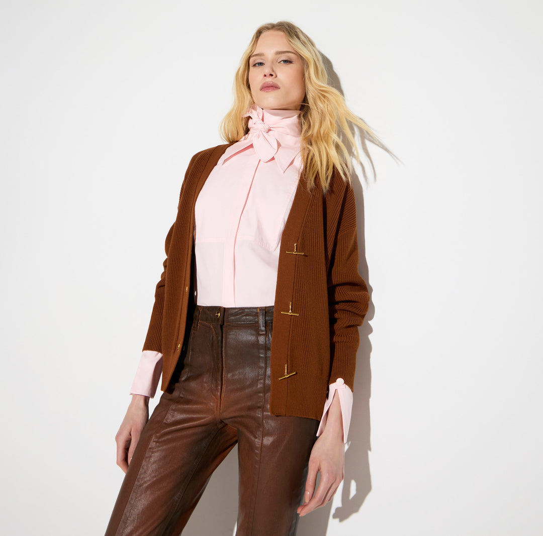 ELISABETTA FRANCHI Maglia Cardigan in maglia con bottoni gioiello MK01S66E2 Sigaro
